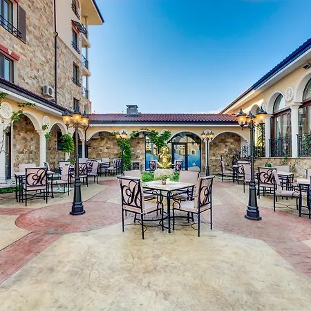Ξενοδοχείο με διαμερίσματα Apartments In Esteban Complex Νεσέμπαρ